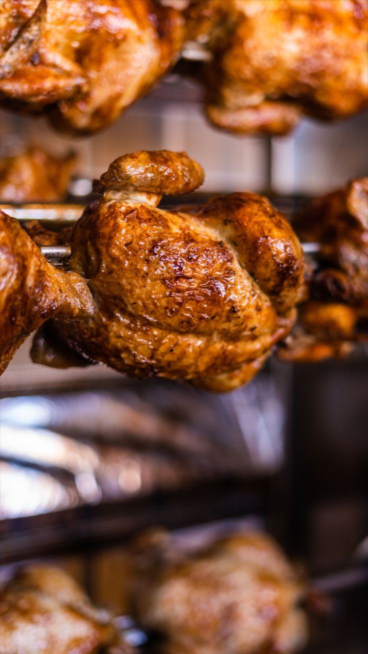 Pollo intero allo spiedo